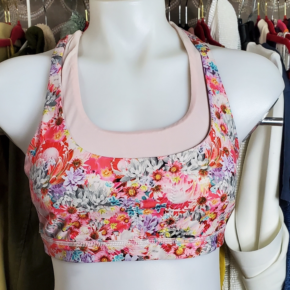 Lululemon sports bra